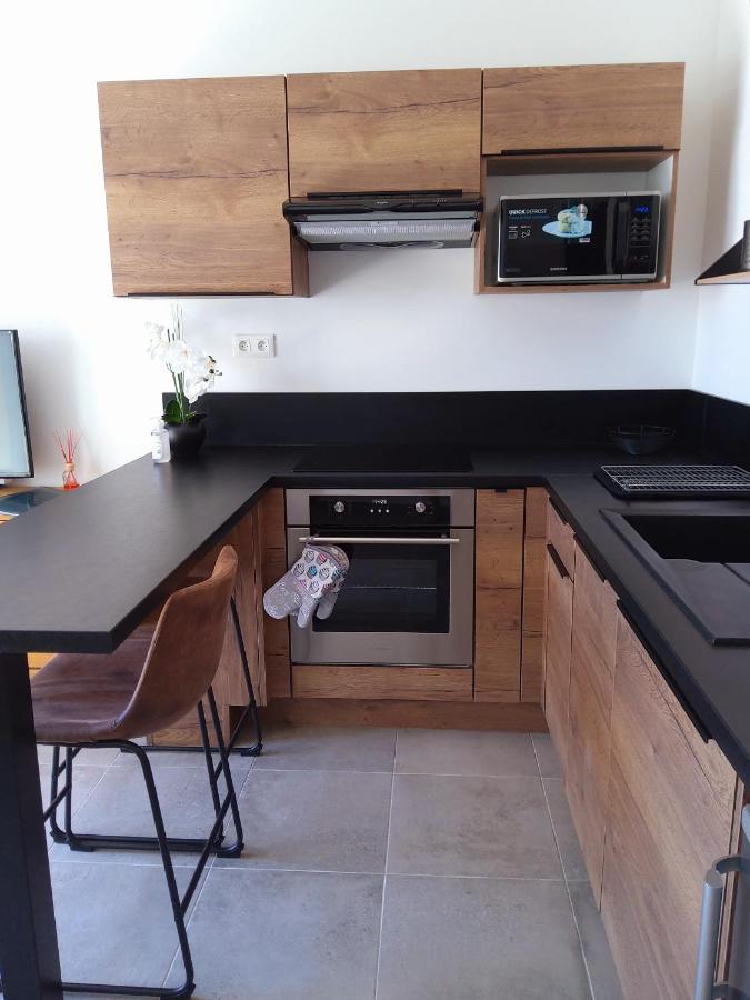 Romytt Suite Saint-Quentin-la-Poterie Eksteriør billede